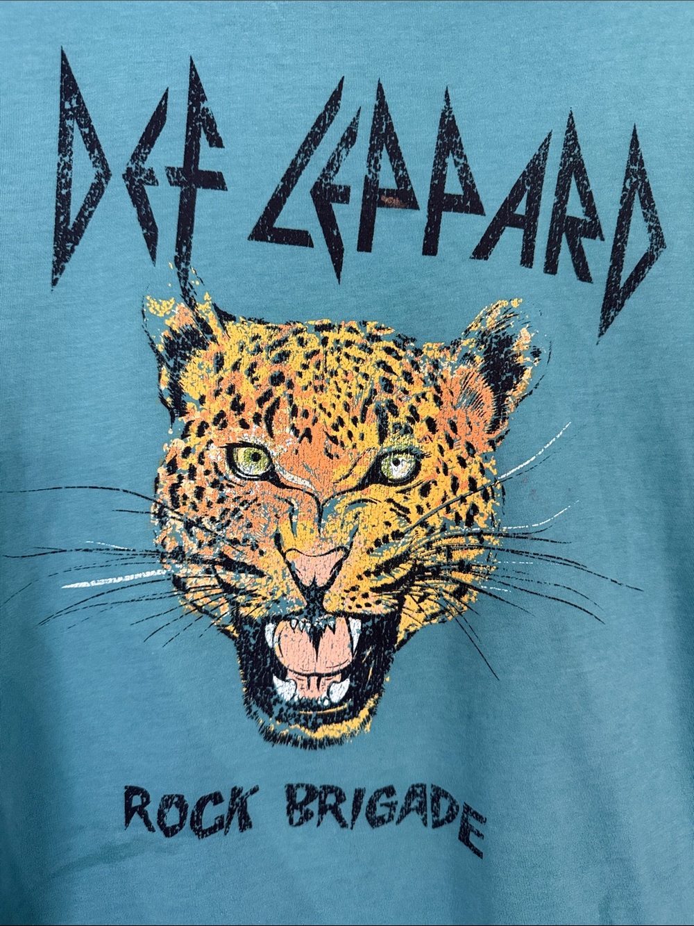 JUNIORS Deaf Leppard top size XL ** See description** - Picture 2 of 6